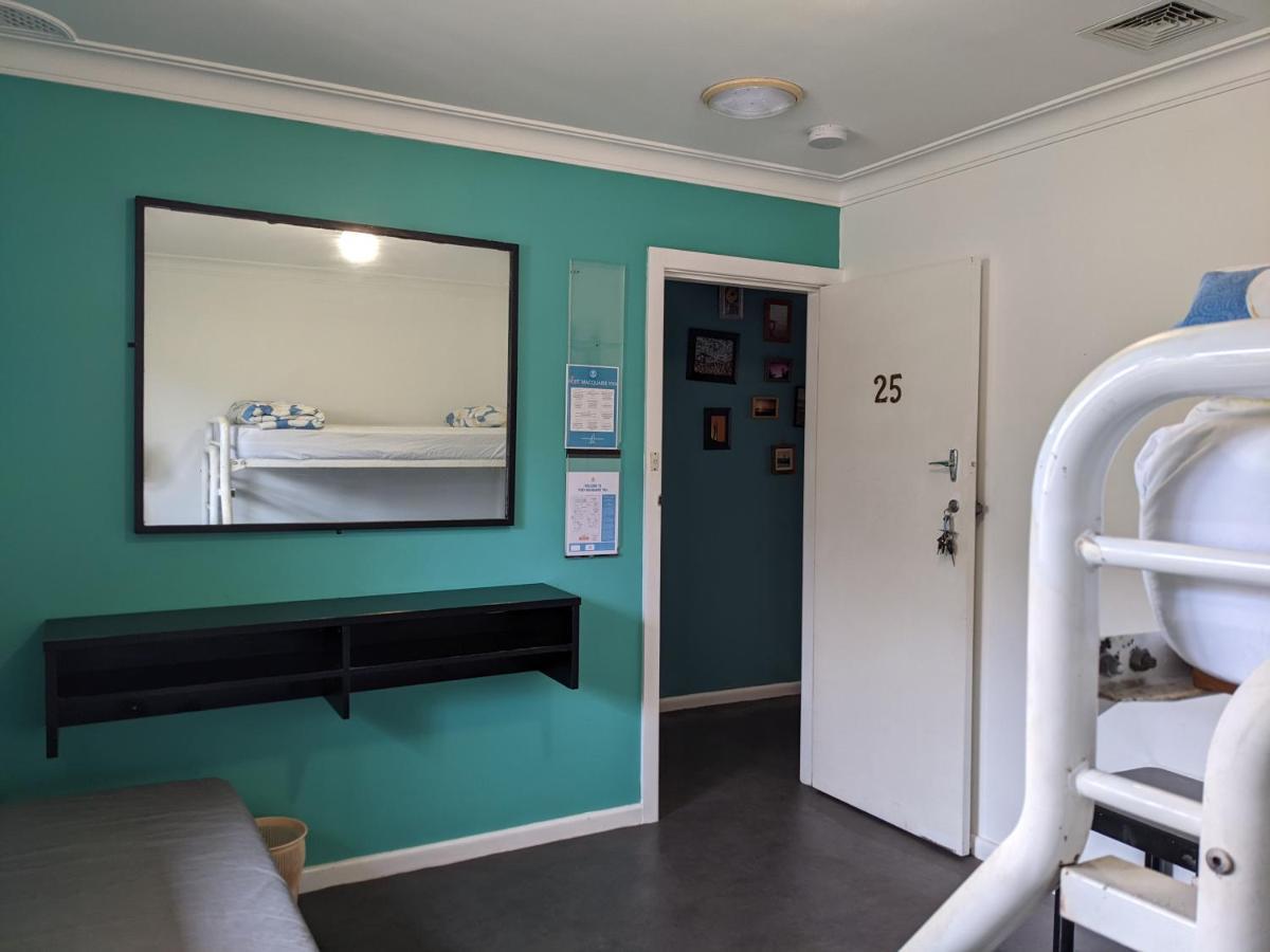 Хостел Ozzie Pozzie Backpackers Порт-Маккуори Экстерьер фото