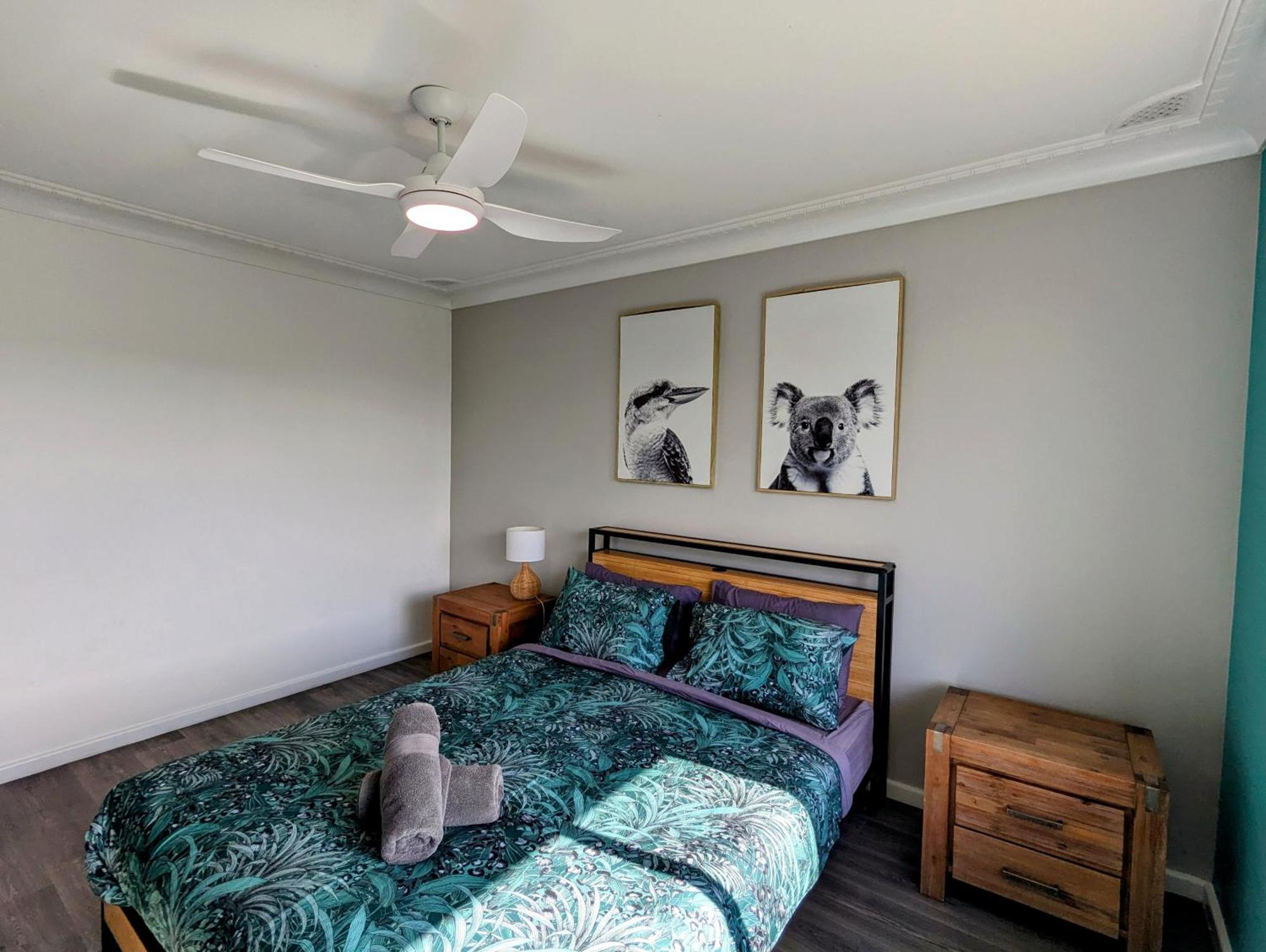Хостел Ozzie Pozzie Backpackers Порт-Маккуори Экстерьер фото