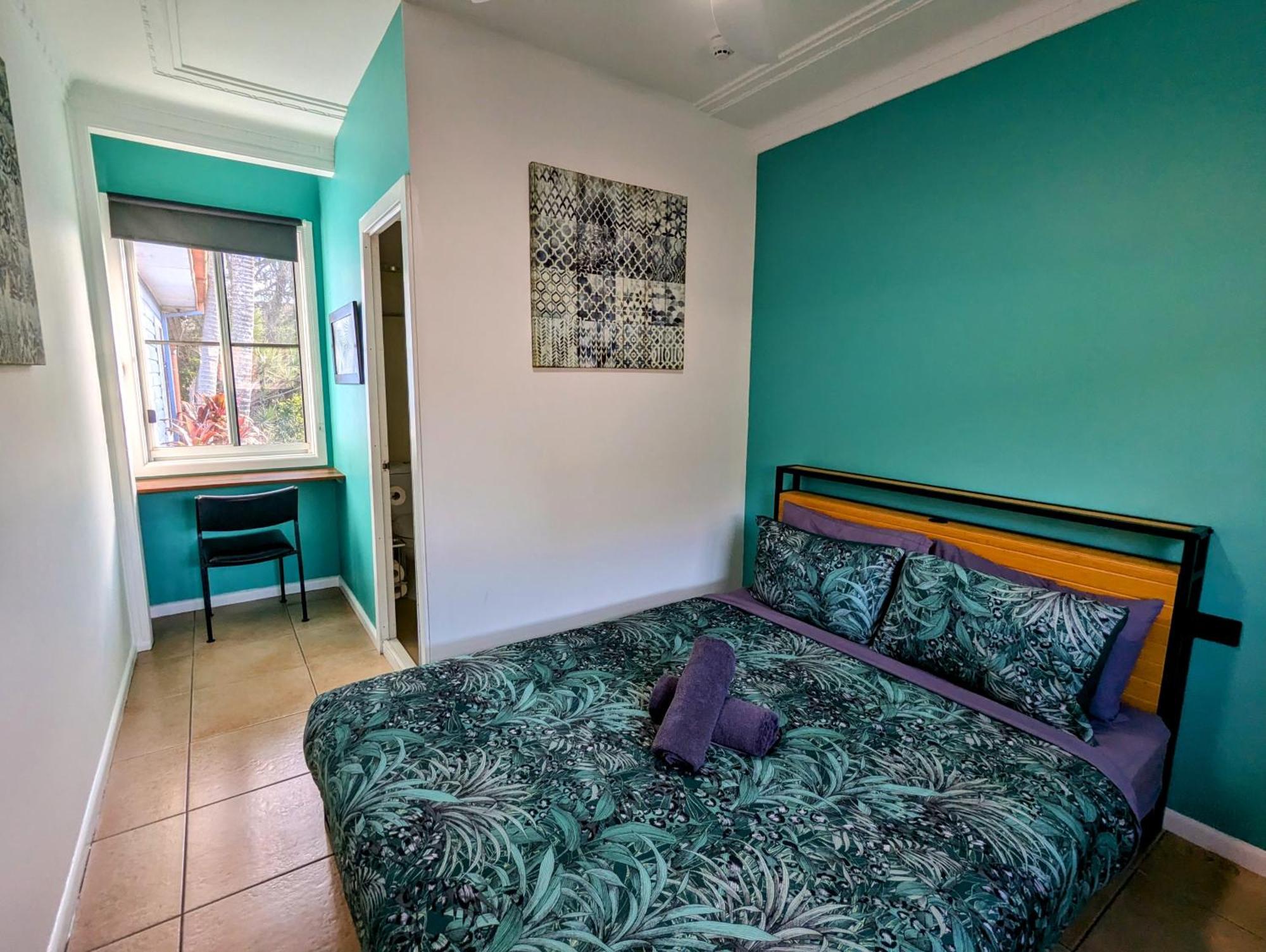 Хостел Ozzie Pozzie Backpackers Порт-Маккуори Экстерьер фото