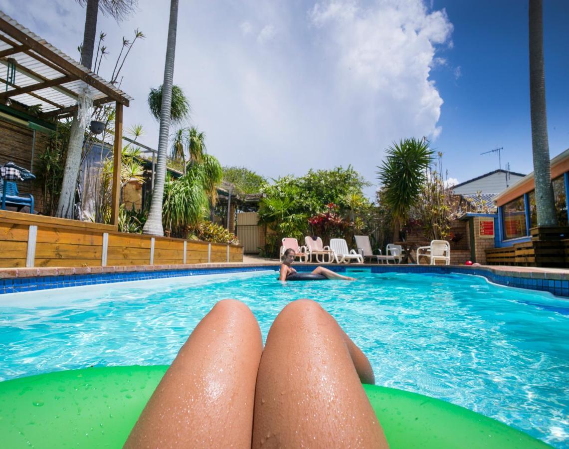 Хостел Ozzie Pozzie Backpackers Порт-Маккуори Экстерьер фото